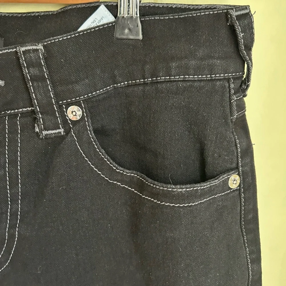 True Religion Ricky Relaxed Straight flap. Black size 32. Great shape!